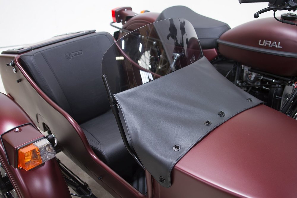 Shortie Sidecar Windshield Assembly